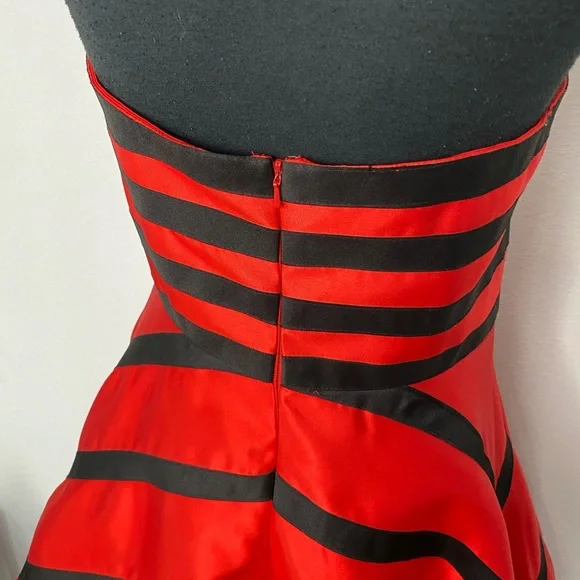 NWT Johnathan Kayne Ballgown - Picture 5 of 7